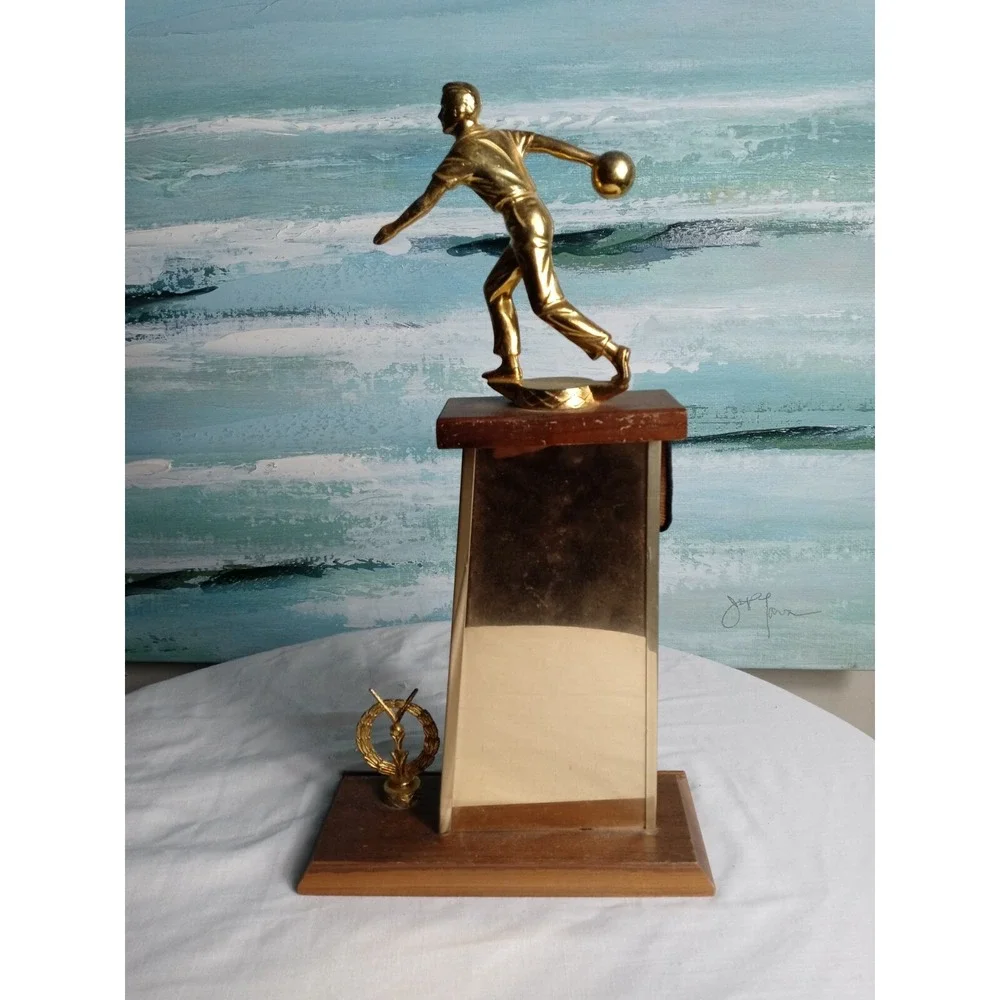 C.I.D‎ Ford City Bowling Trophy 1968-69 W/BPA Chicago Sun Times Patch 1969-70